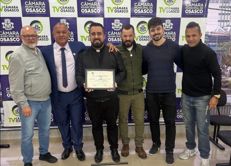 Padre Diego Medeiros recebe Moção de Aplausos na Câmara Municipal de Osasco